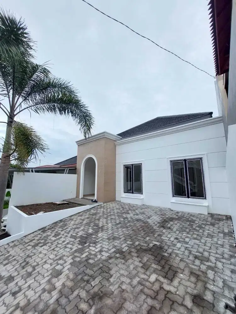 RUMAH MEWAH SATU LANTAI TYPE MILANO DI VILLA ESPERANZA SEMARANG