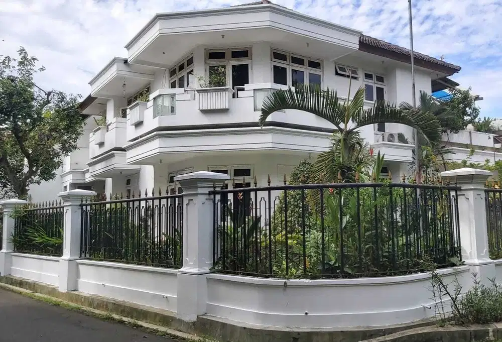 Rumah murah dan mewah di Bukit Permai Cibubur Jakarta Timur.