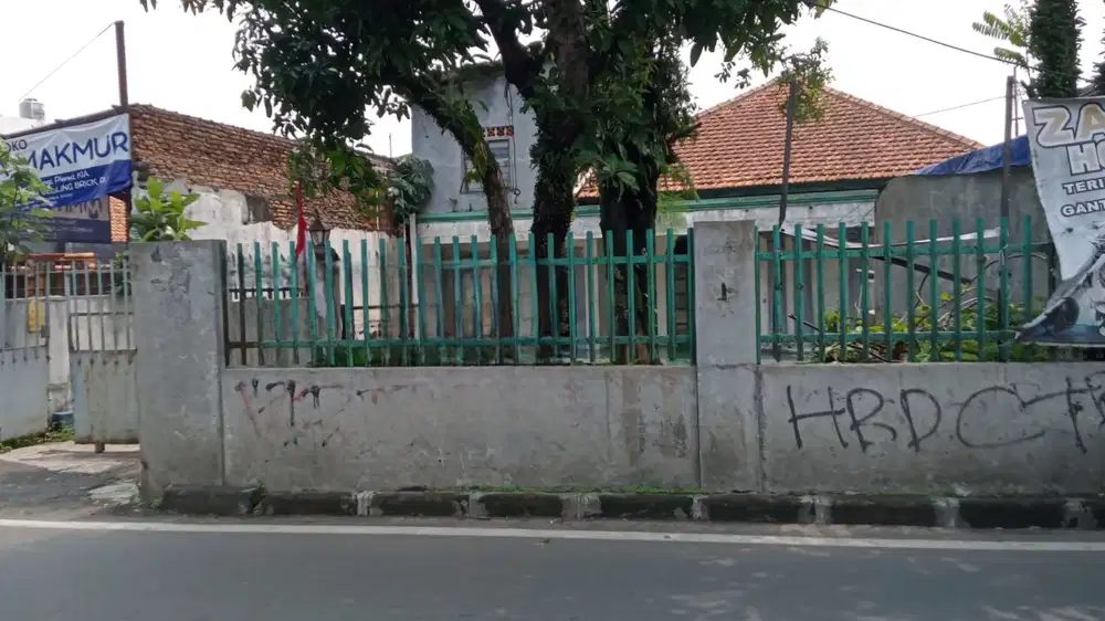 Jual Cepat Rumah Strategis - Cocok untuk Lokasi Usaha di Kebon Pedes