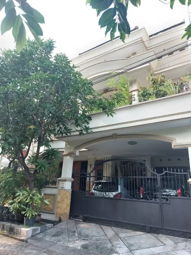 Rumah Manyar Tirtoyoso Utara 5 Kamar Tidur