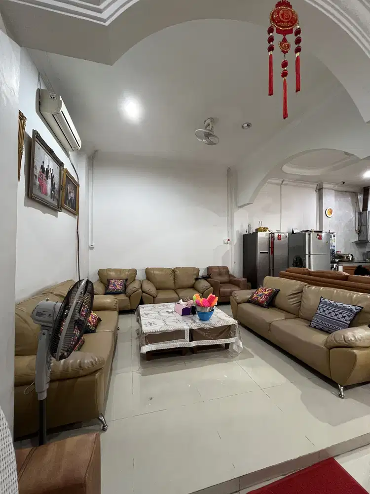 V024 RUMAH JELAMBAR SIAP HUNI 11x15 JALAN 2 MOBIL