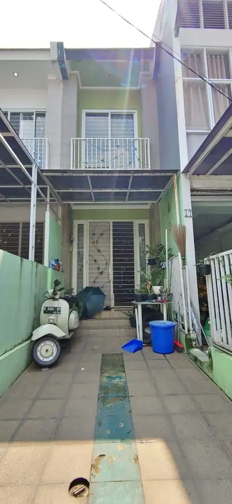 dijual Rumah mungil dekat Mrt