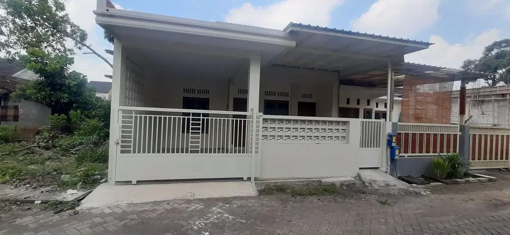 Rumah murah Arjowinangun Kedungkandang Malang Kota Dijual cpt B.U Poll