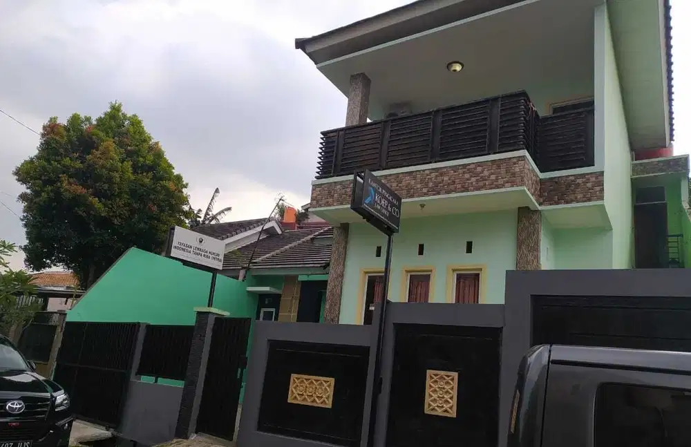 Dijual rumah second 2 lantai murah siap huni dimaharaja,Depok
