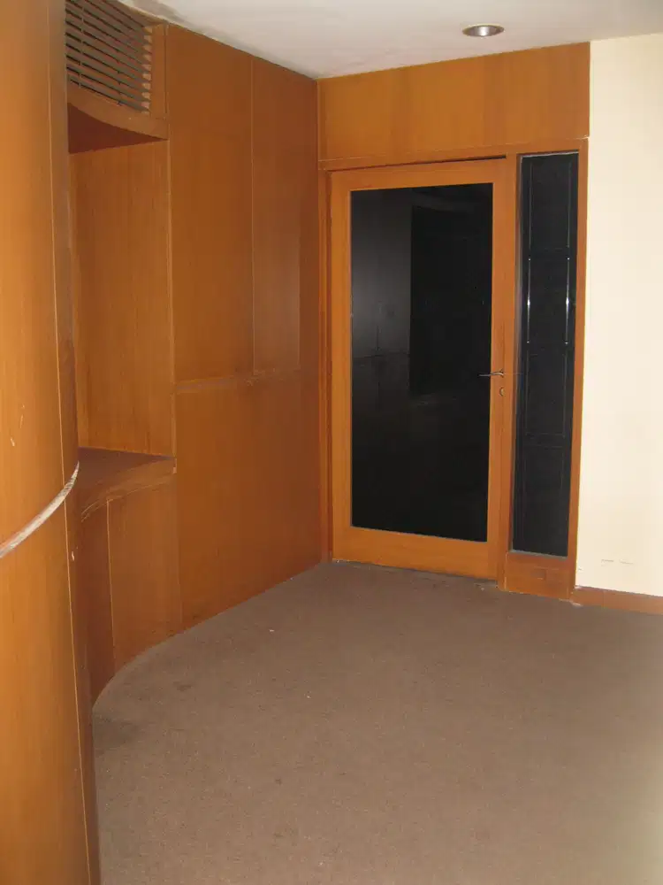 RUKO PREMIUM 5 LANTAI DI KAWASAN MEGA KUNINGAN, JAKARTA SELATAN