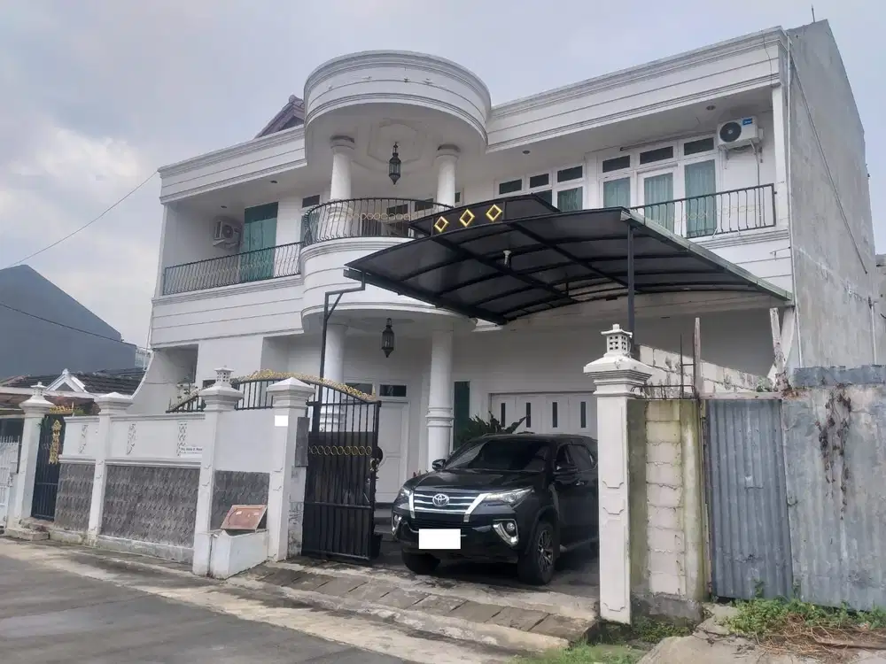 Dijual Cepat Rumah Luas 3 Lantai dengan 6KT di Karang Tengah Tangerang