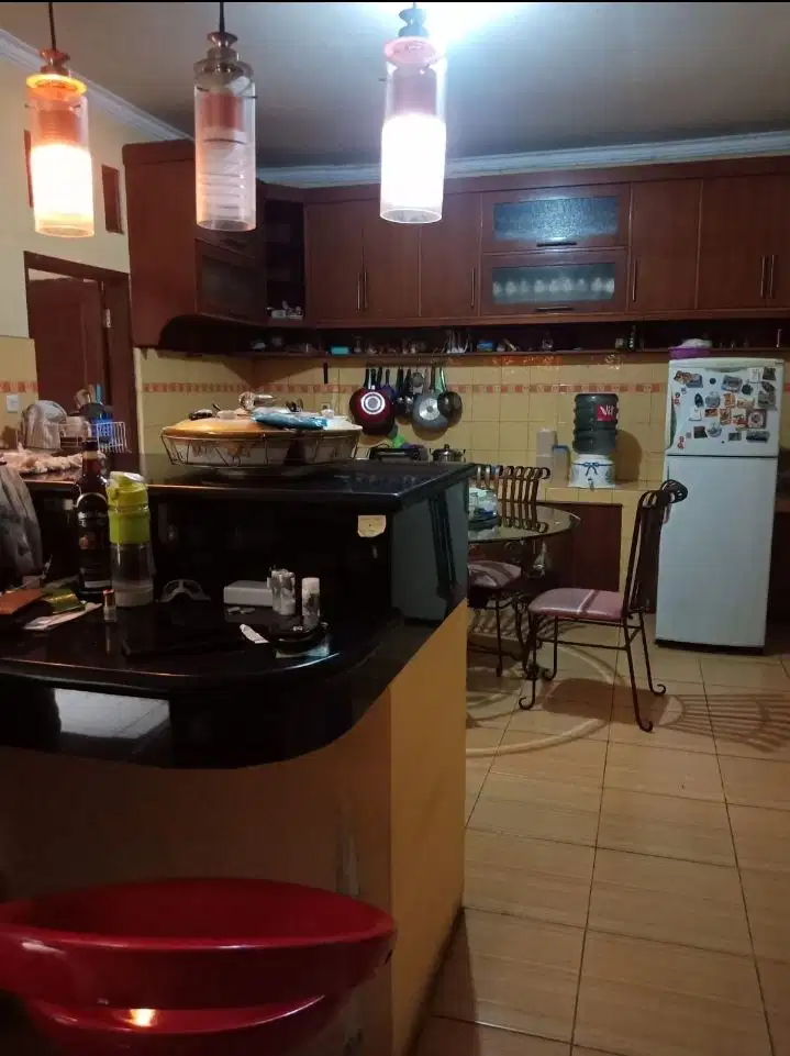 RUMAH SIAP HUNI DI MARGAHAYU RAYA JL UTAMA