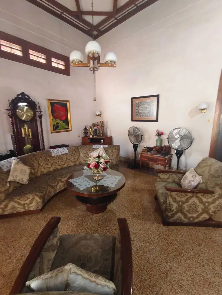 DIJUAL RUMAH CANTIK BISA UTK KOMERSIL DI KH MANSYUR SURABAYA