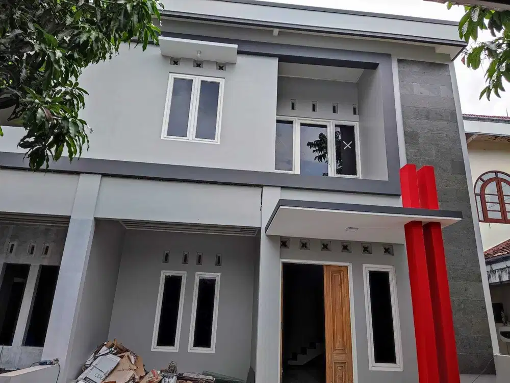 Rumah BARU 2 Lantai TENGAH KOTA, Lokasi STRATEGIS di UNGARAN TIMUR
