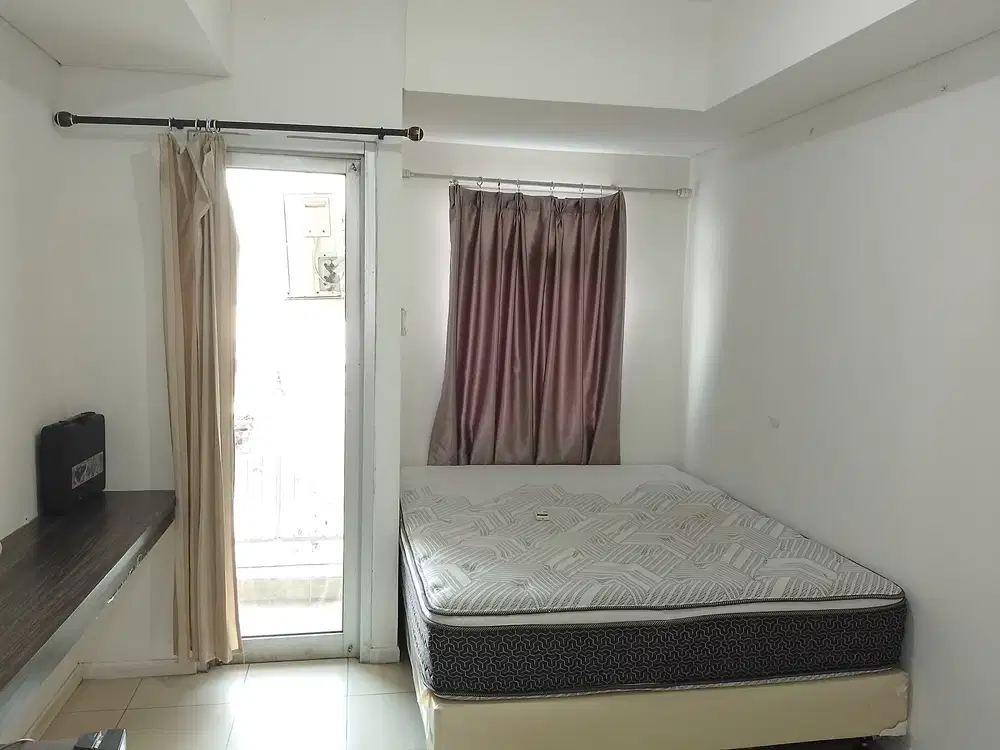 Di sewakan apartemen green lake sunter