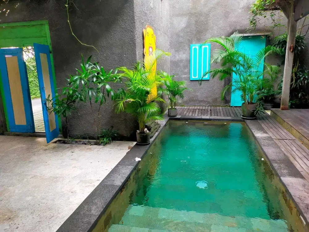 TT - Villa kayu dia area Perenan canggu