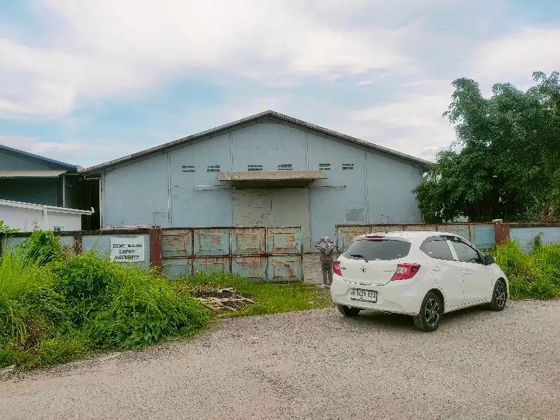 Disewakan Gudang dengan halaman luas