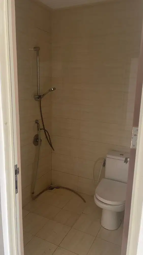 Disewakan Rumah 2 lantai Katamaran PIK