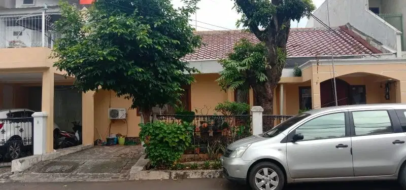 JUAL RUMAH DI KOMPLEKS PLN SENAYAN JAKARTA SELATAN