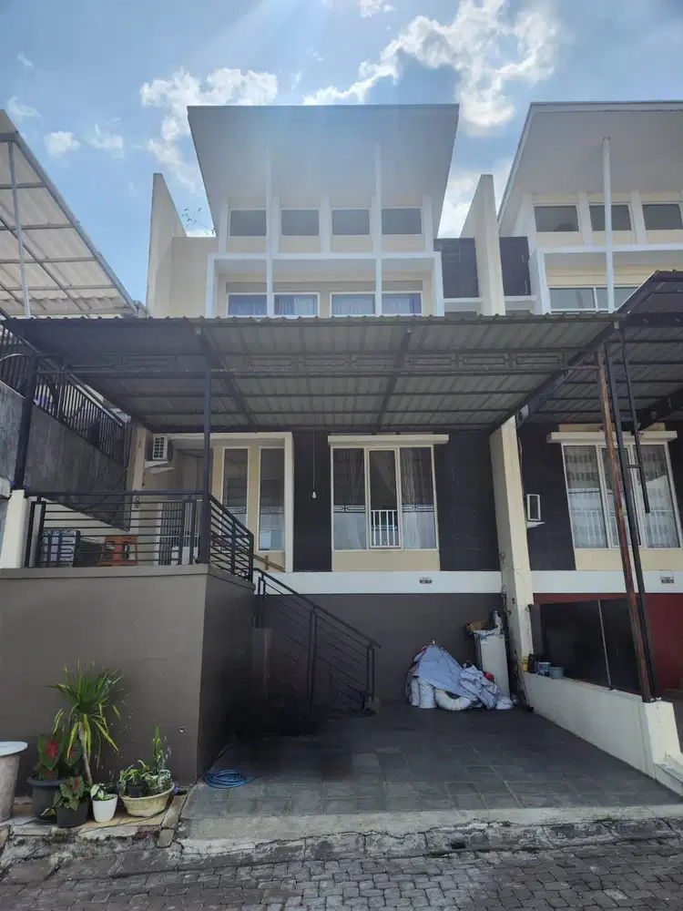 RUMAH MEWAH DUA LANTAI SIAP HUNI DI CLUSTER MEWAH MANYARAN SEMARANG