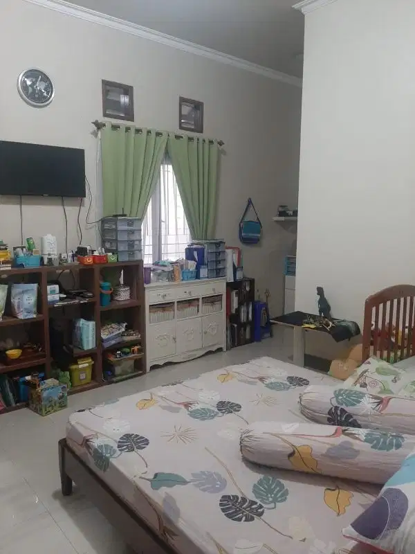 Rumah Hoek Di Pesona Khayangan Margonda