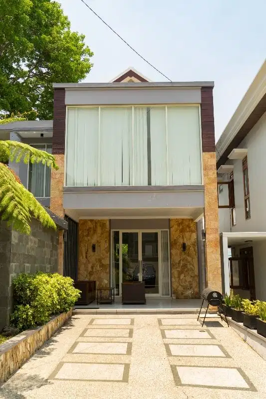 villa modern kusuma hills agro kusuma kota batu