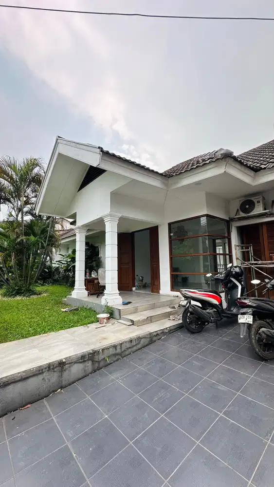 [For Rent/sale] Disewakan Rumah di Daerah Cipete Jakarta Selatan