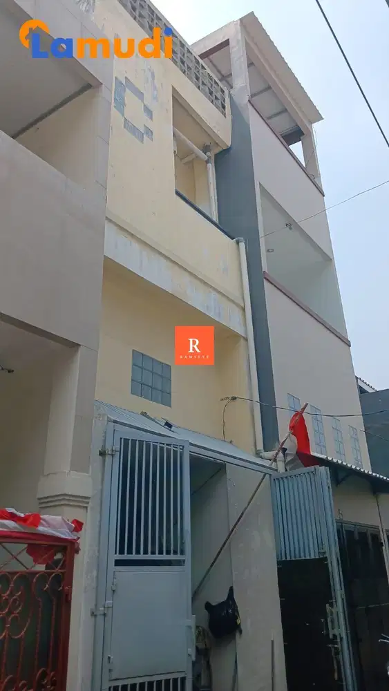 Dijual rumah 3 lantai LT 59m² LB 208m²