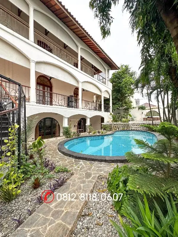 rumah mewah Mediterania di Cilandak Jakarta Selatan