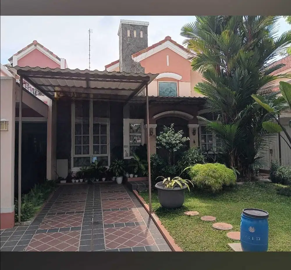 RUMAH MEWAH KONDISI BAGUS DI LINGKUNGAN ELITE PERUMAHAN SEMARANG BARAT