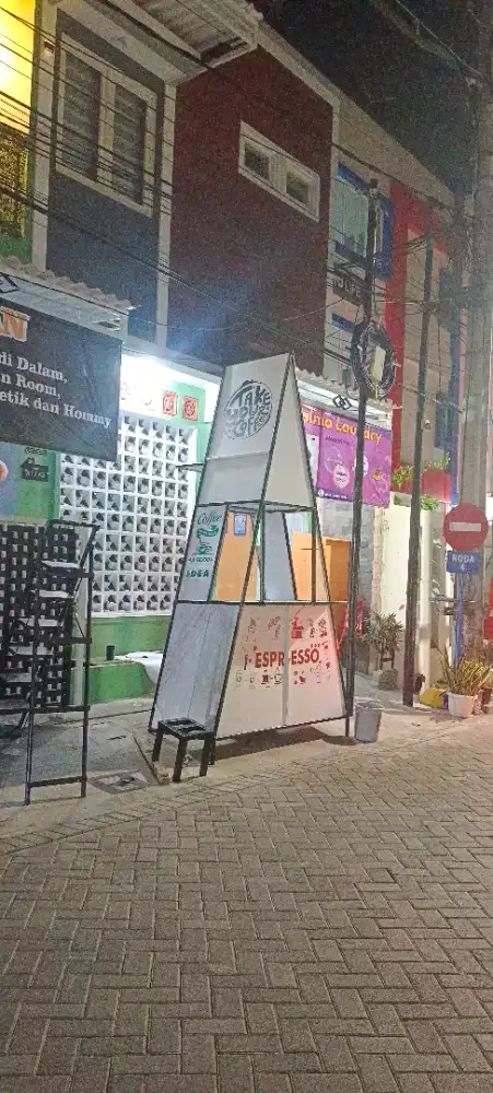 Booth gerobak rombong kontainer