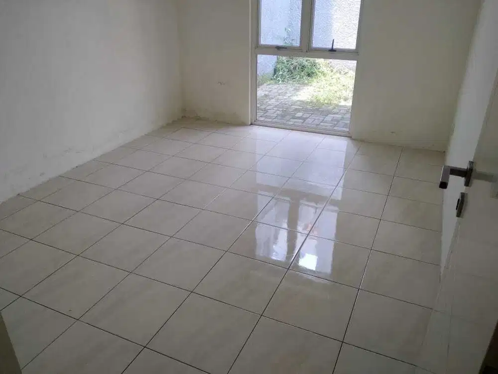 Rumah Cantik Siap Pakai di Kota Baru Parahyangan