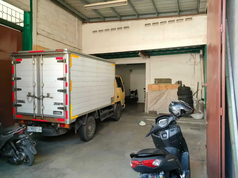 Jual gudang di jl Cibaduyut