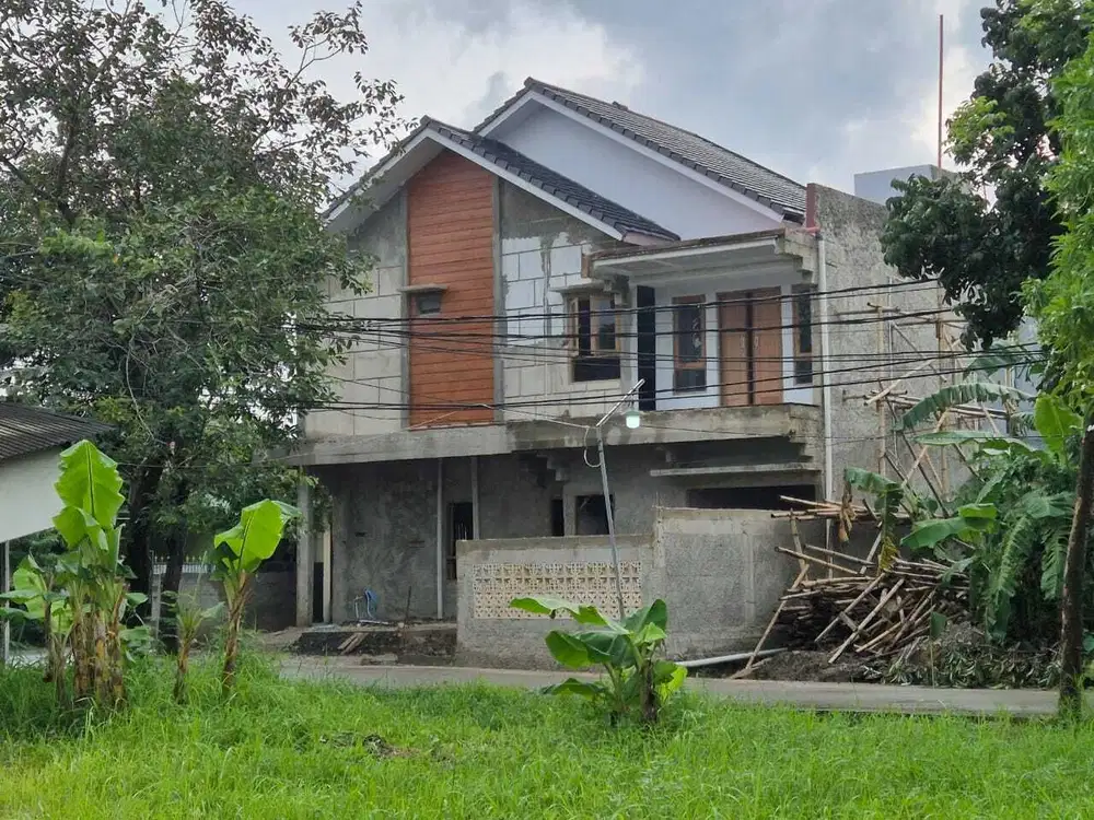 Rmh di Karang Satria, LT 121, Bgn 160, 2Lt, 3KT dg KM dalam, 1/2 jadi