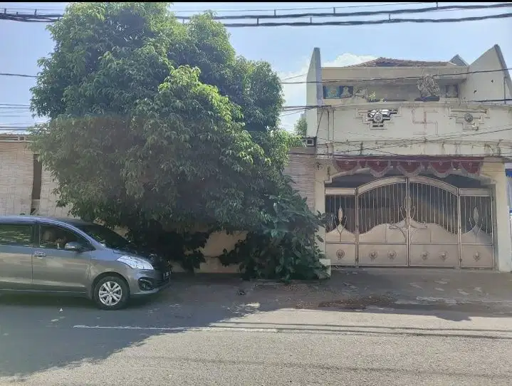 Rumah di jantung kota Surabaya