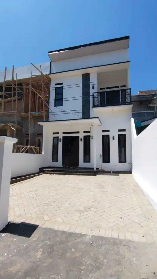 Rumah 2 lantai dekat unila