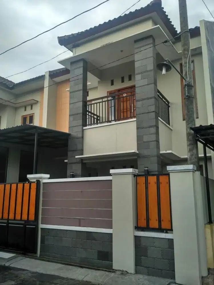 RUMAH 2 LANTAI & NYAMAN