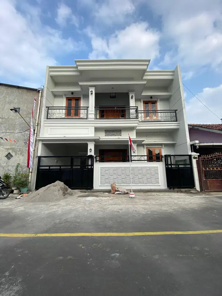 JUAL RUMAH SIAP PAKAI AREA PURBAYAN GENTAN , DEKAT LAWEYAN, PURWOSARI