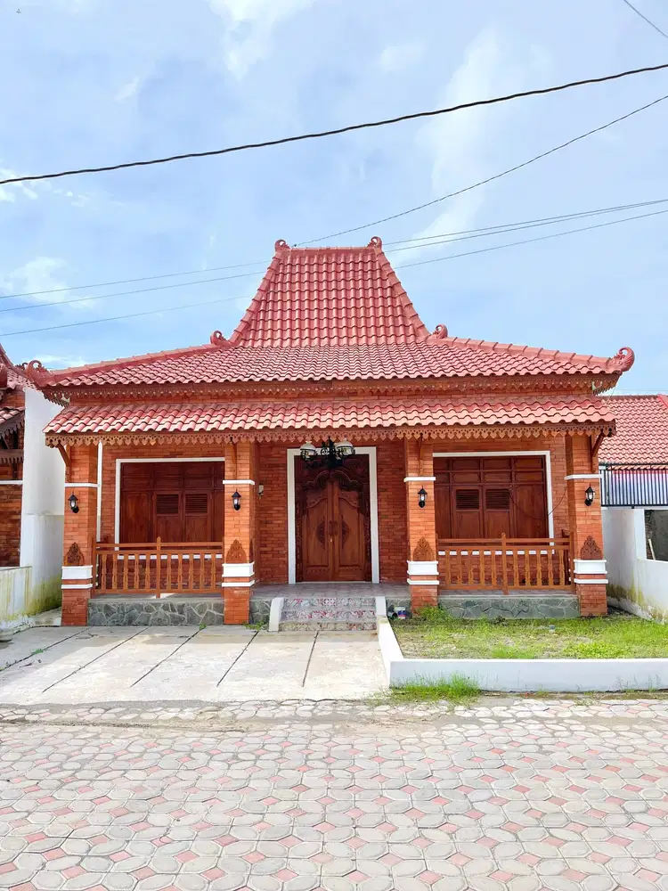 Rumah JOGLO MEWAH di Lokasi PREMIUM JOGJA TIMUR