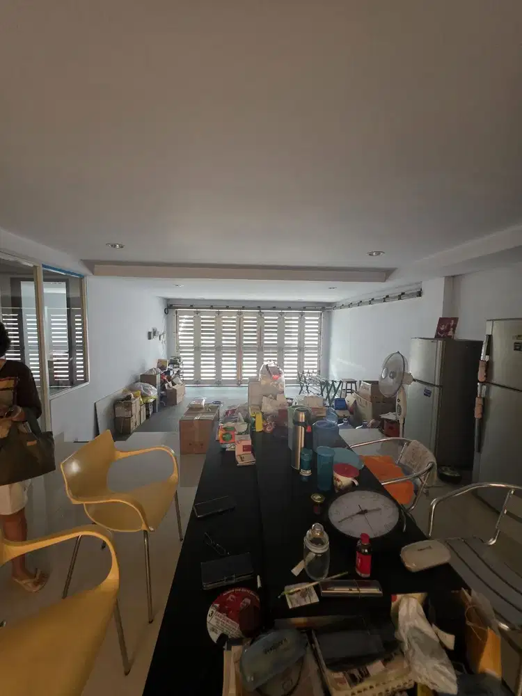 Disewakan, rumah diap huni, bagus. B. baru,