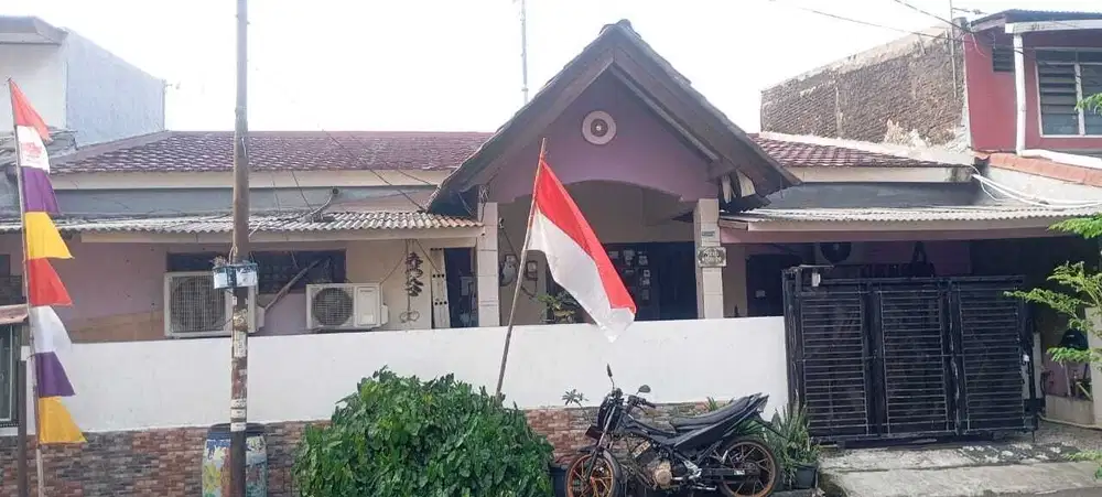 TURUN HARGA!!!Dijual Rumah dekat Graha Raya di komplek Pinang Indah, Tangerang