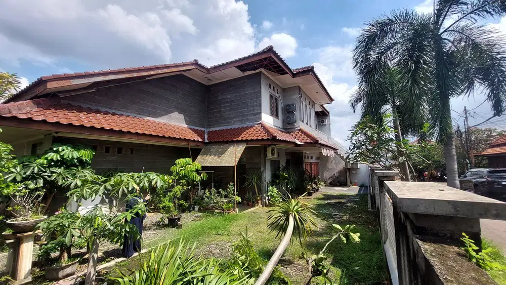 Di Jual Rumah Dekat Halte Transjakarta  Jakarta Selatan