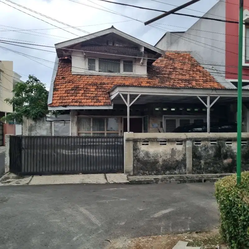 Dijual Rumah Di Tebet, Dpn Taman