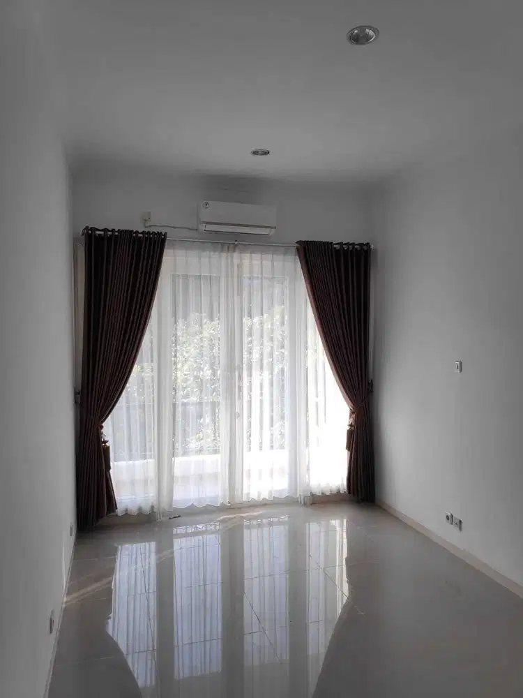 Dijual / disewakan rmh 2,5 lt di Amarilis candi golf :