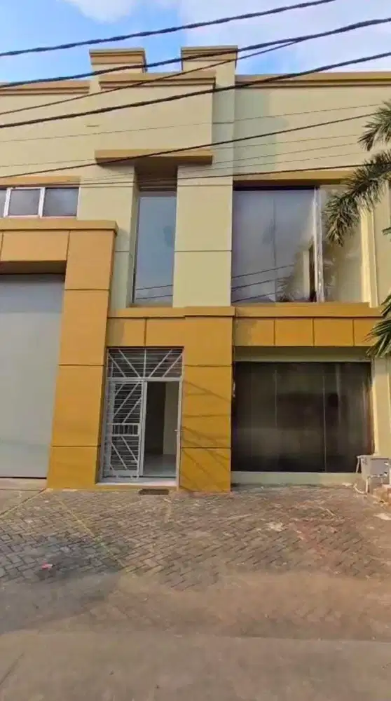 Disewakan Gudang Multiguna di Kawasan Pergudangan Angke, Raya