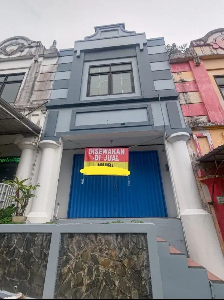 Disewakan ruko 2 lantai tengah kota
