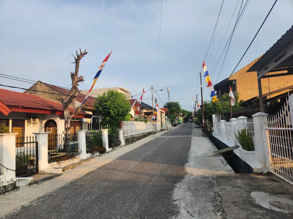 Rumah dekat Eka Hospital, mall SKA