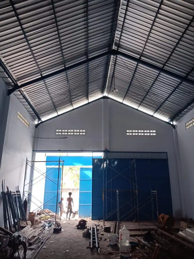 Gudang Karangasem Akses Truk Ban Dobel