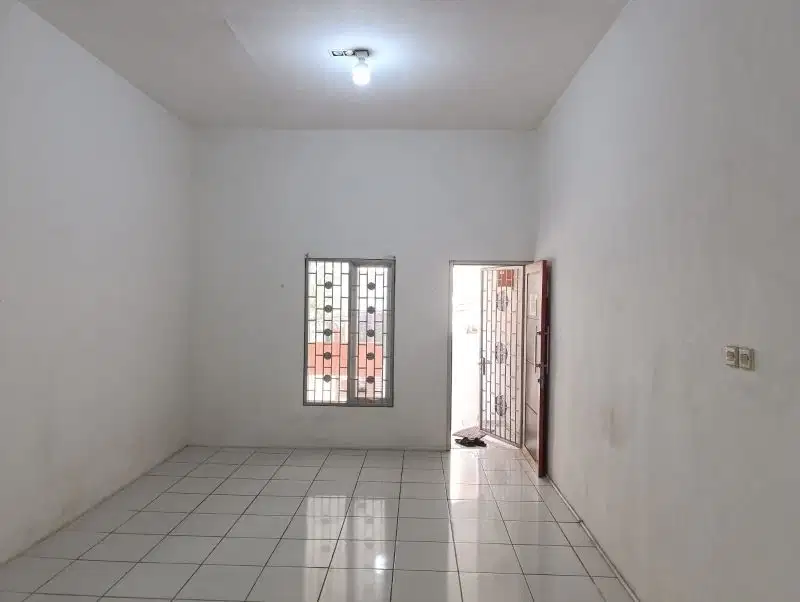 di sewakan rumah siap huni 2.5 lantai di kelapa gading