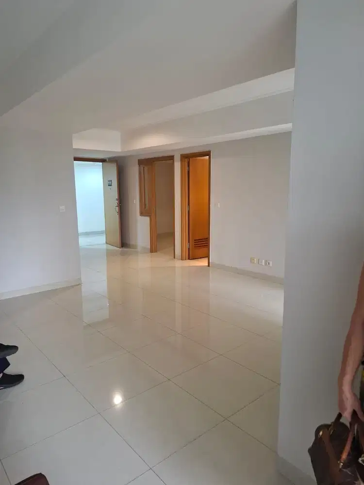 Disewa Townhome The Mansion 3 BR Semi Furnished View Pool