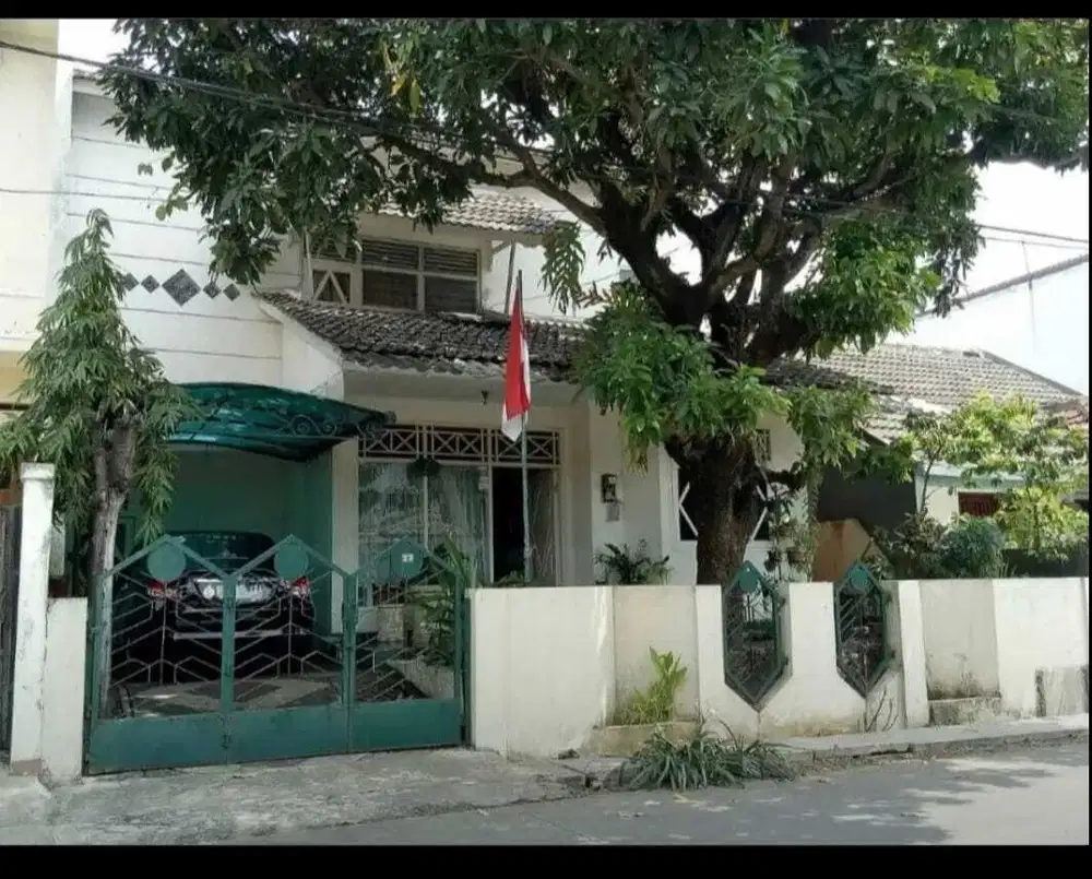 Dijual Murah Rumah 2 Lantai di Komplek Ciledug Indah 1
