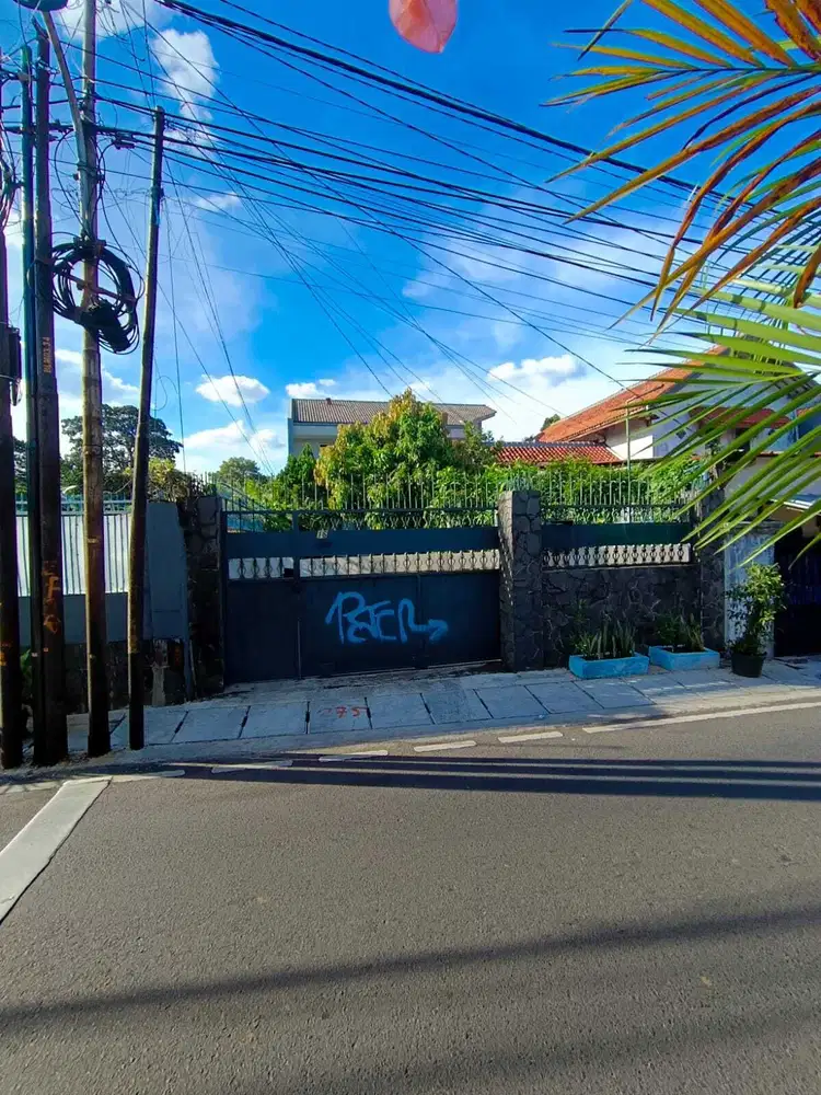 Rumah ekslusif di lokasi strategis di Kampung Melayu Jakarta Timur