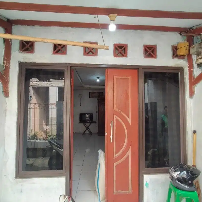 Rumah strategis cuma 15 mtr dr stasiun depok lama, cocok usaha kost
