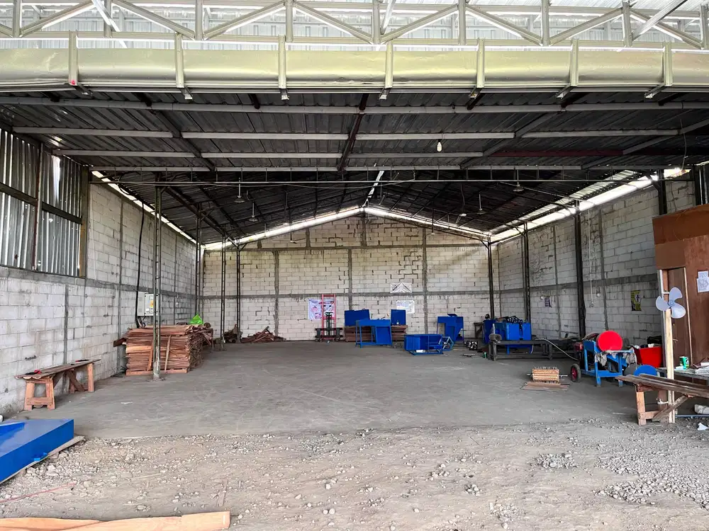 Gudang Pinggir Jalan Ketapang Kendal