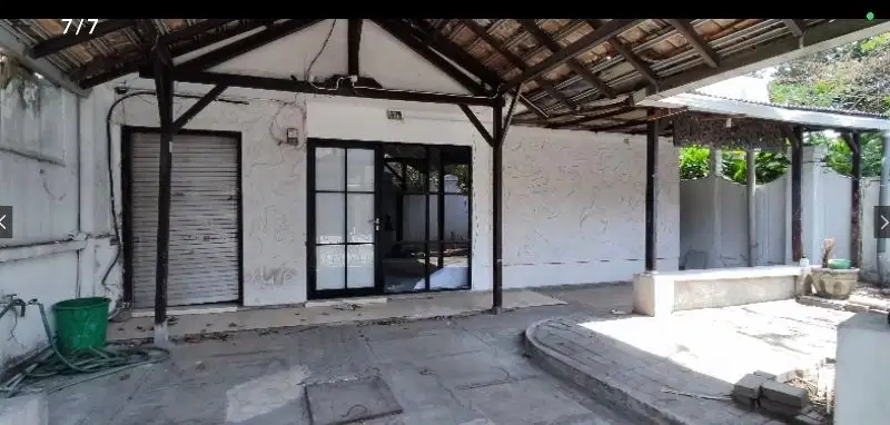 Rumah Tengah Kota Cocok Buat Usaha / Tempat Tinggal